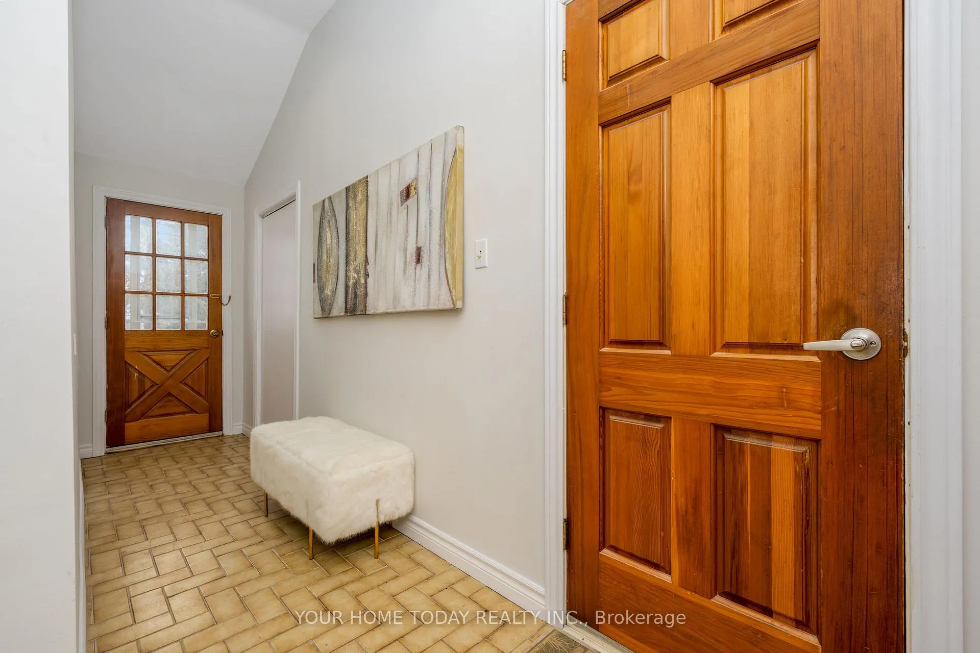 Photo 3 of 26 Fagan Drive, Halton Hills, Georgetown — HOMEH