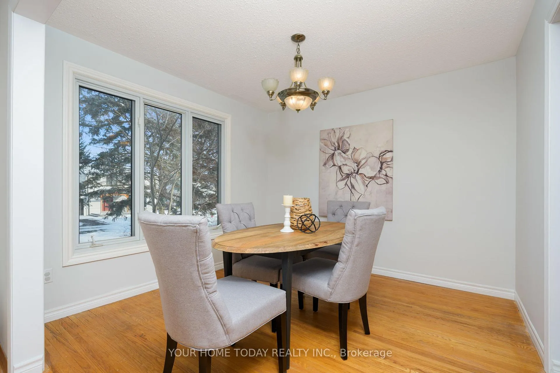 Photo 10 of 26 Fagan Drive, Halton Hills, Georgetown — HOMEH