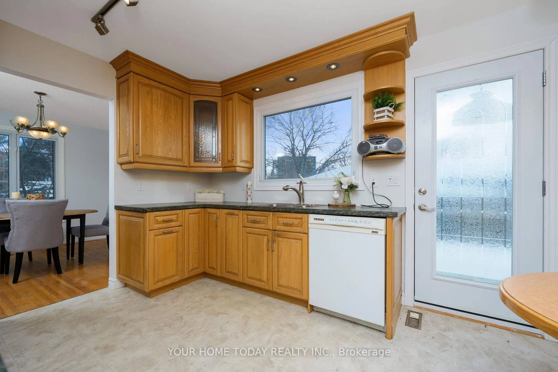 Photo 12 of 26 Fagan Drive, Halton Hills, Georgetown — HOMEH