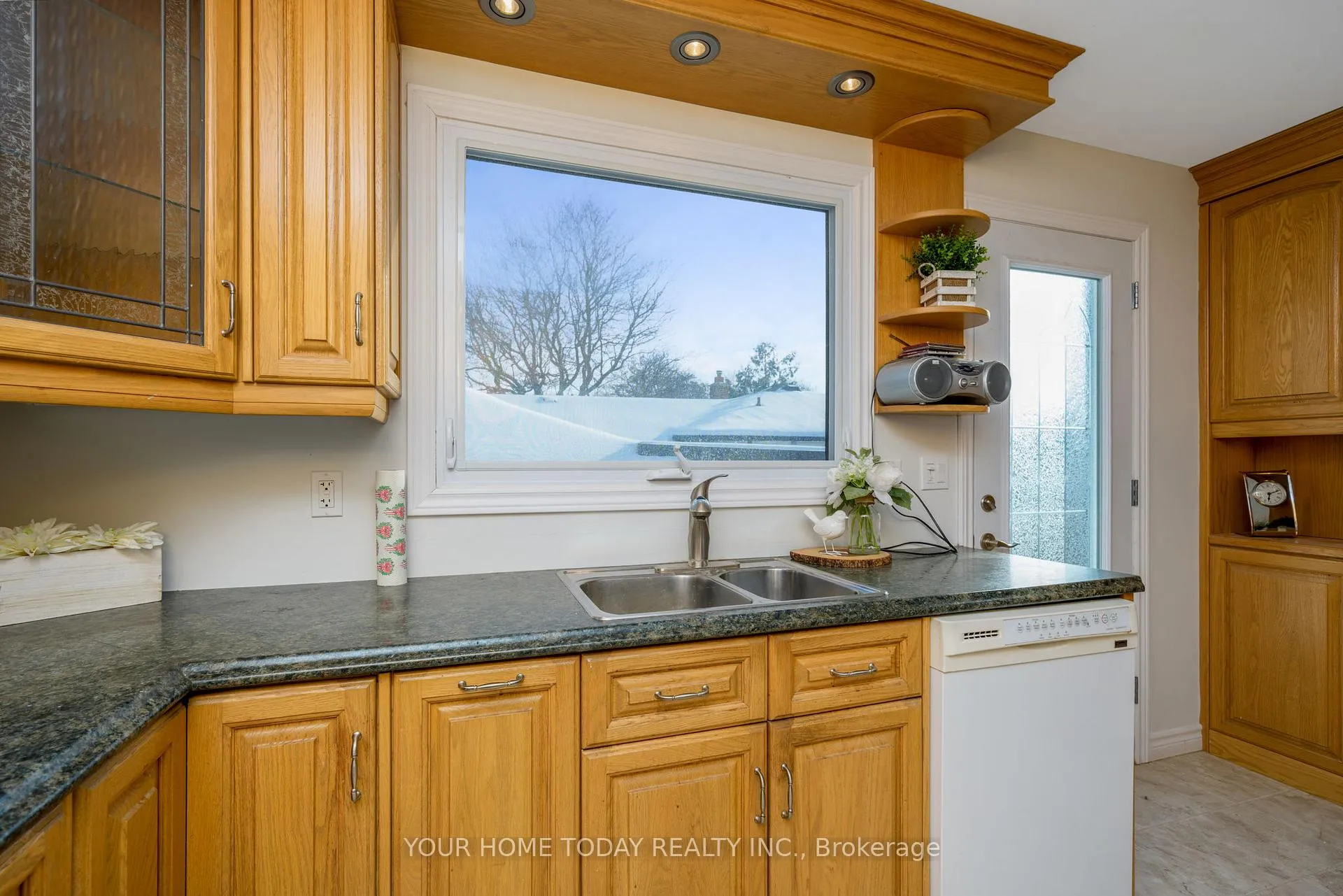 Photo 15 of 26 Fagan Drive, Halton Hills, Georgetown — HOMEH