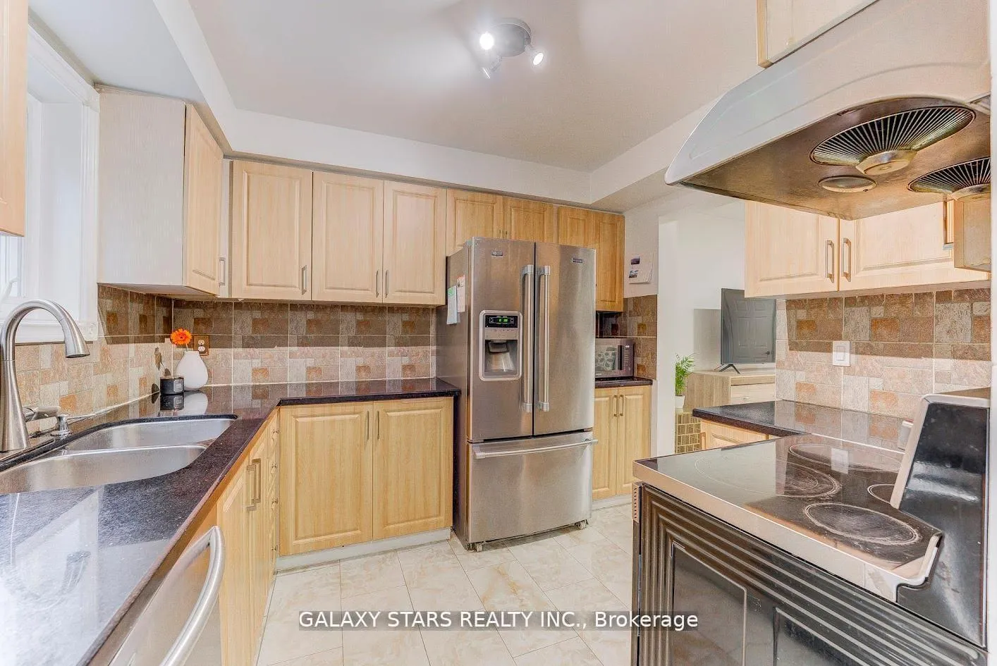 Photo 6 of 45 Booth Crescent, Ajax, Central — HOMEH