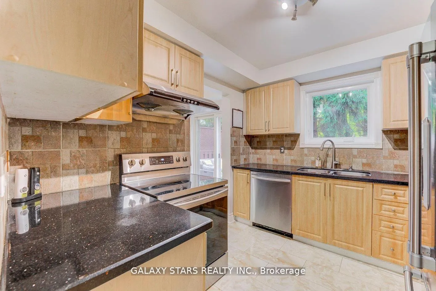 Photo 7 of 45 Booth Crescent, Ajax, Central — HOMEH