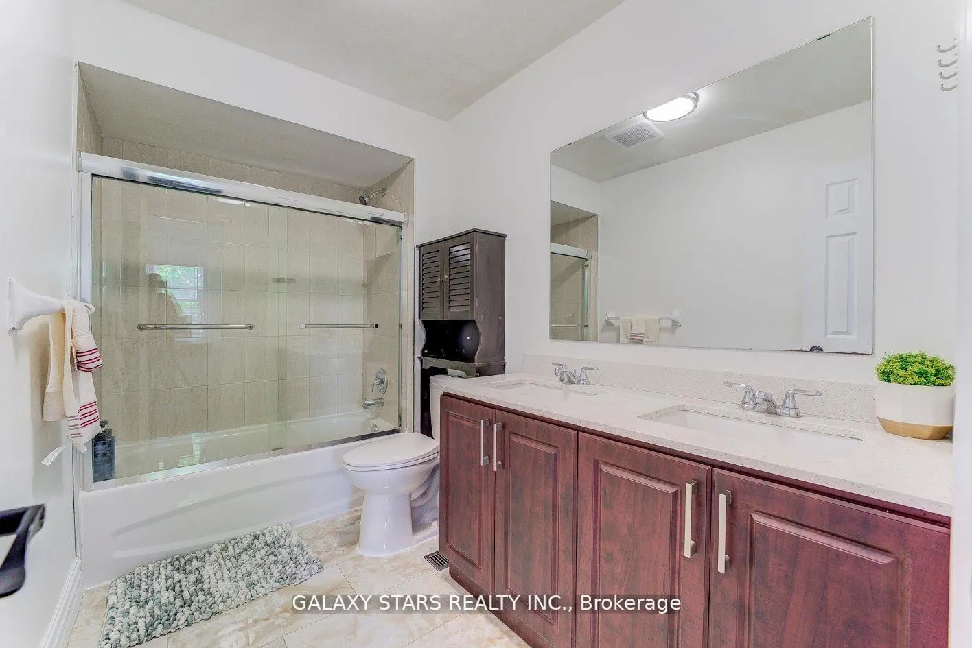 Photo 11 of 45 Booth Crescent, Ajax, Central — HOMEH