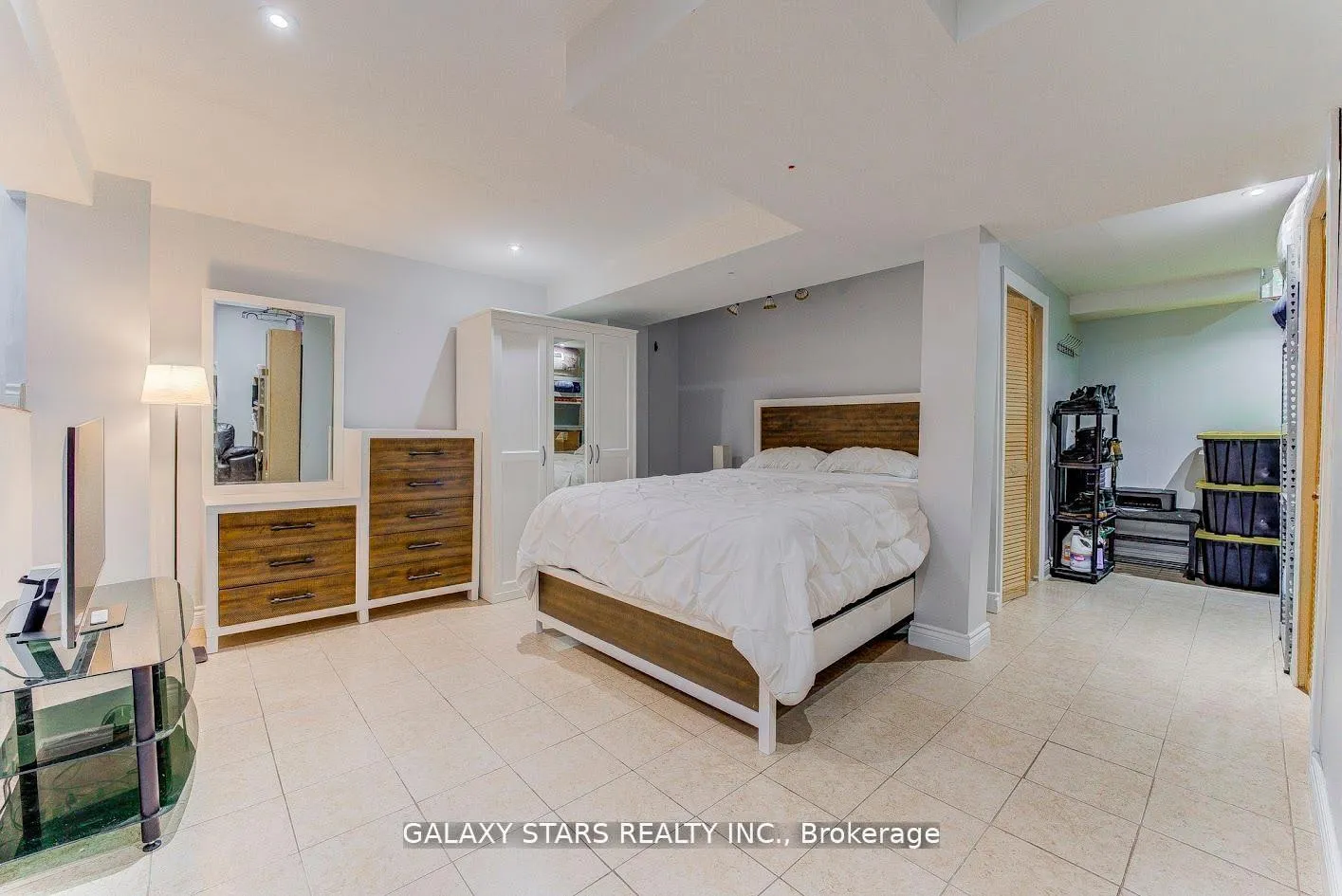 Photo 18 of 45 Booth Crescent, Ajax, Central — HOMEH