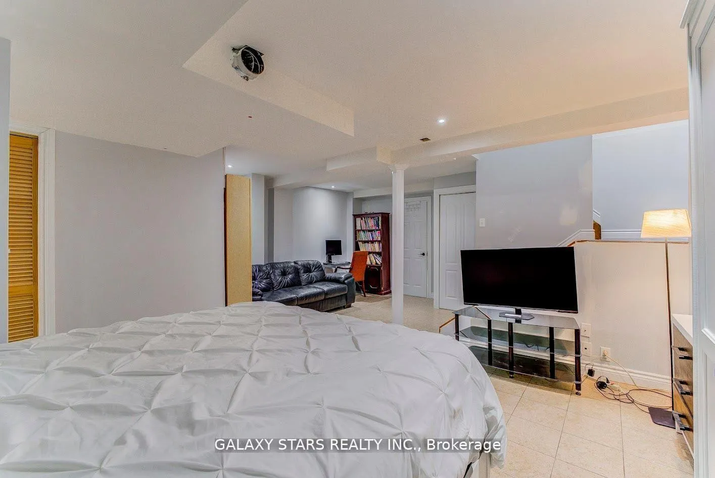 Photo 19 of 45 Booth Crescent, Ajax, Central — HOMEH