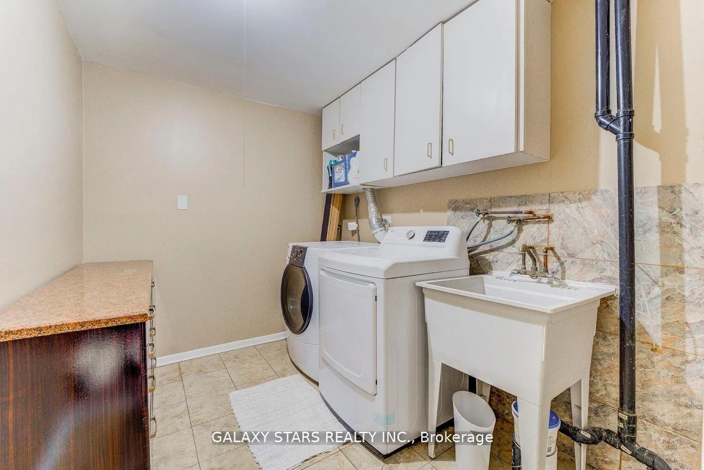 Photo 20 of 45 Booth Crescent, Ajax, Central — HOMEH
