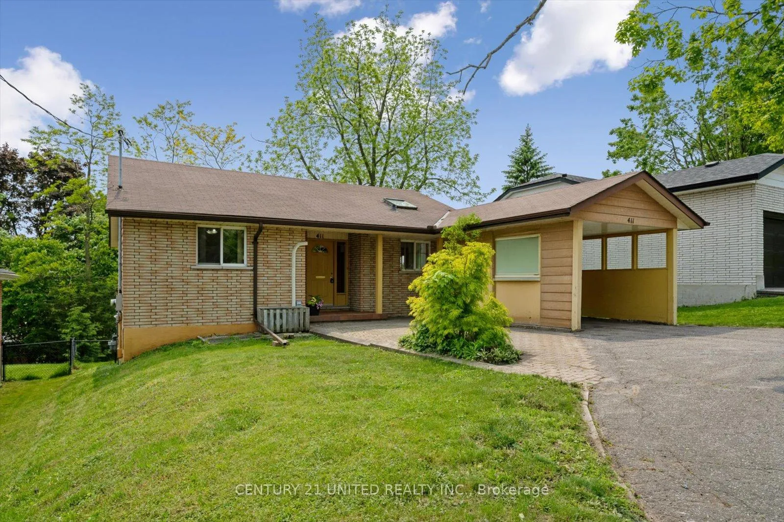 Photo 3 of 411 Highland Road, Peterborough, Northcrest Ward 5 — HOMEH
