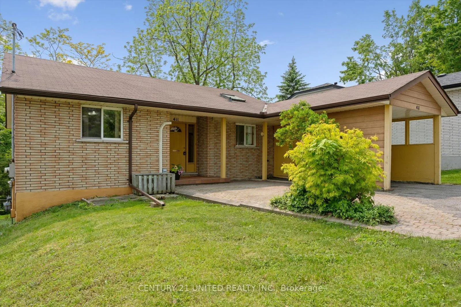 Photo 8 of 411 Highland Road, Peterborough, Northcrest Ward 5 — HOMEH