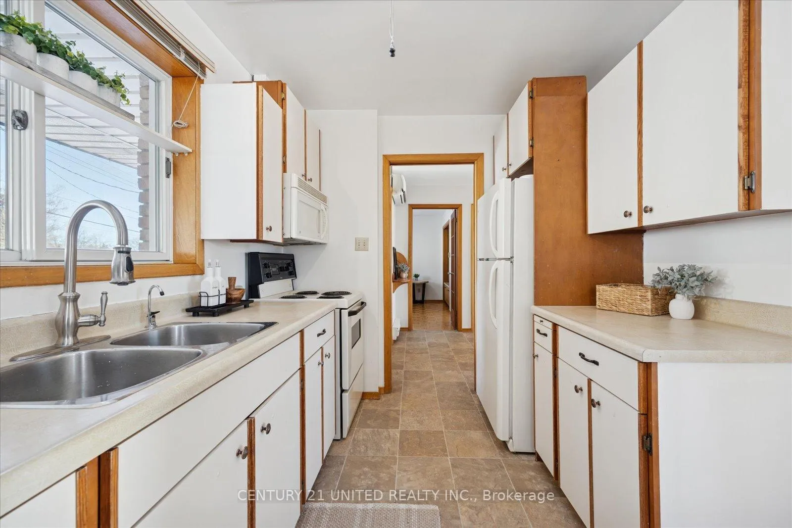 Photo 21 of 411 Highland Road, Peterborough, Northcrest Ward 5 — HOMEH