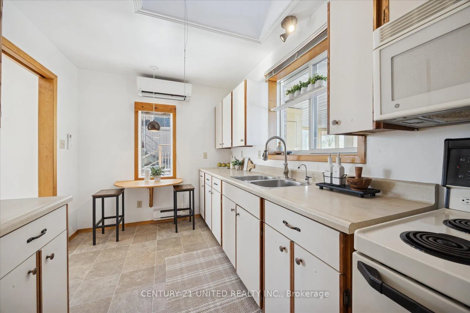 Photo 24 of 411 Highland Road, Peterborough, Northcrest Ward 5 — HOMEH