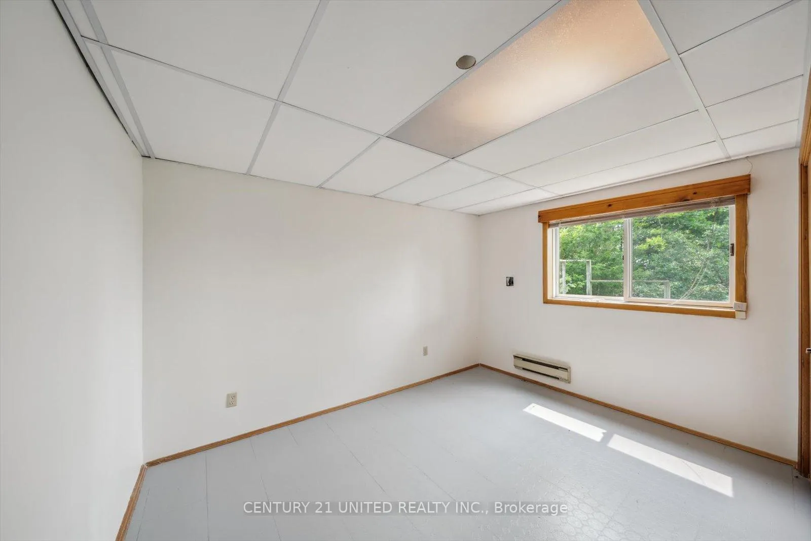 Photo 35 of 411 Highland Road, Peterborough, Northcrest Ward 5 — HOMEH