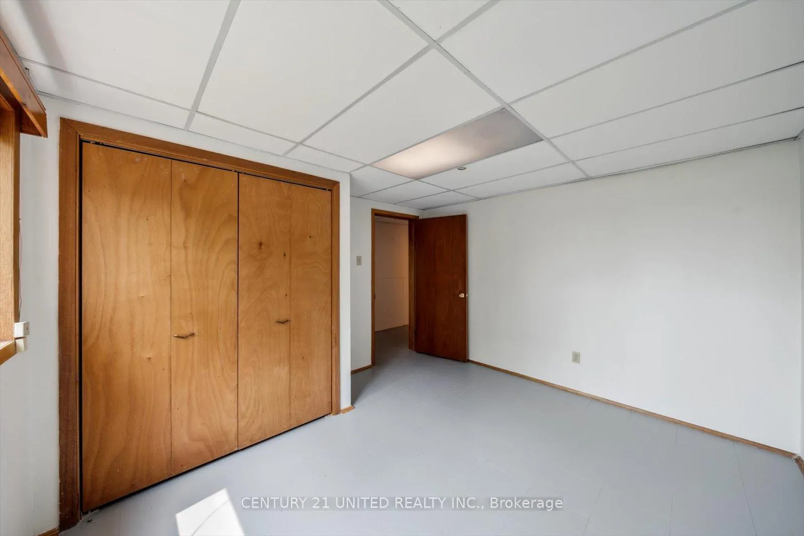Photo 37 of 411 Highland Road, Peterborough, Northcrest Ward 5 — HOMEH