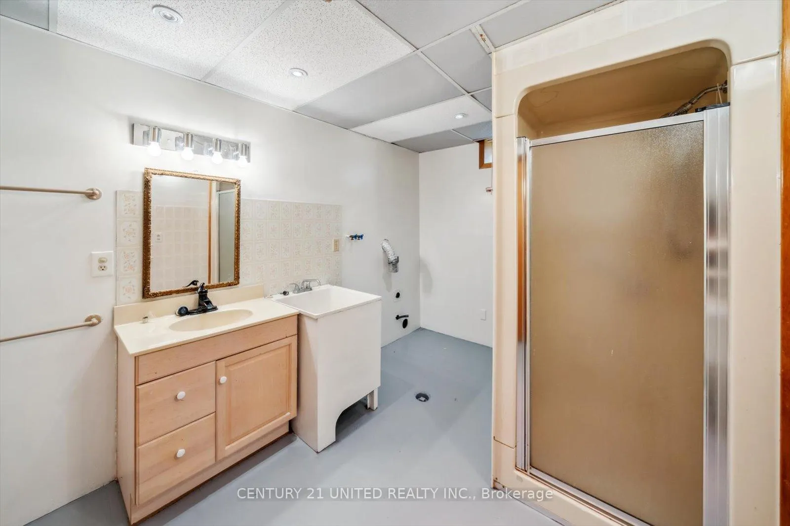 Photo 38 of 411 Highland Road, Peterborough, Northcrest Ward 5 — HOMEH