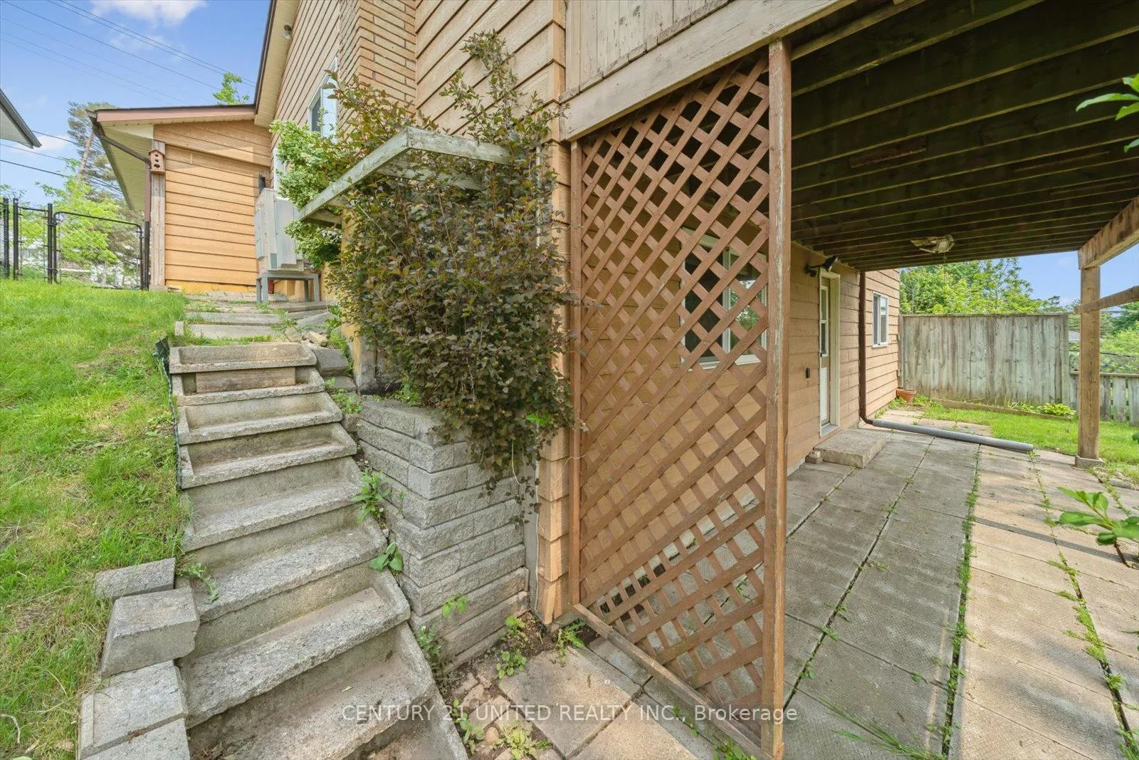 Photo 49 of 411 Highland Road, Peterborough, Northcrest Ward 5 — HOMEH