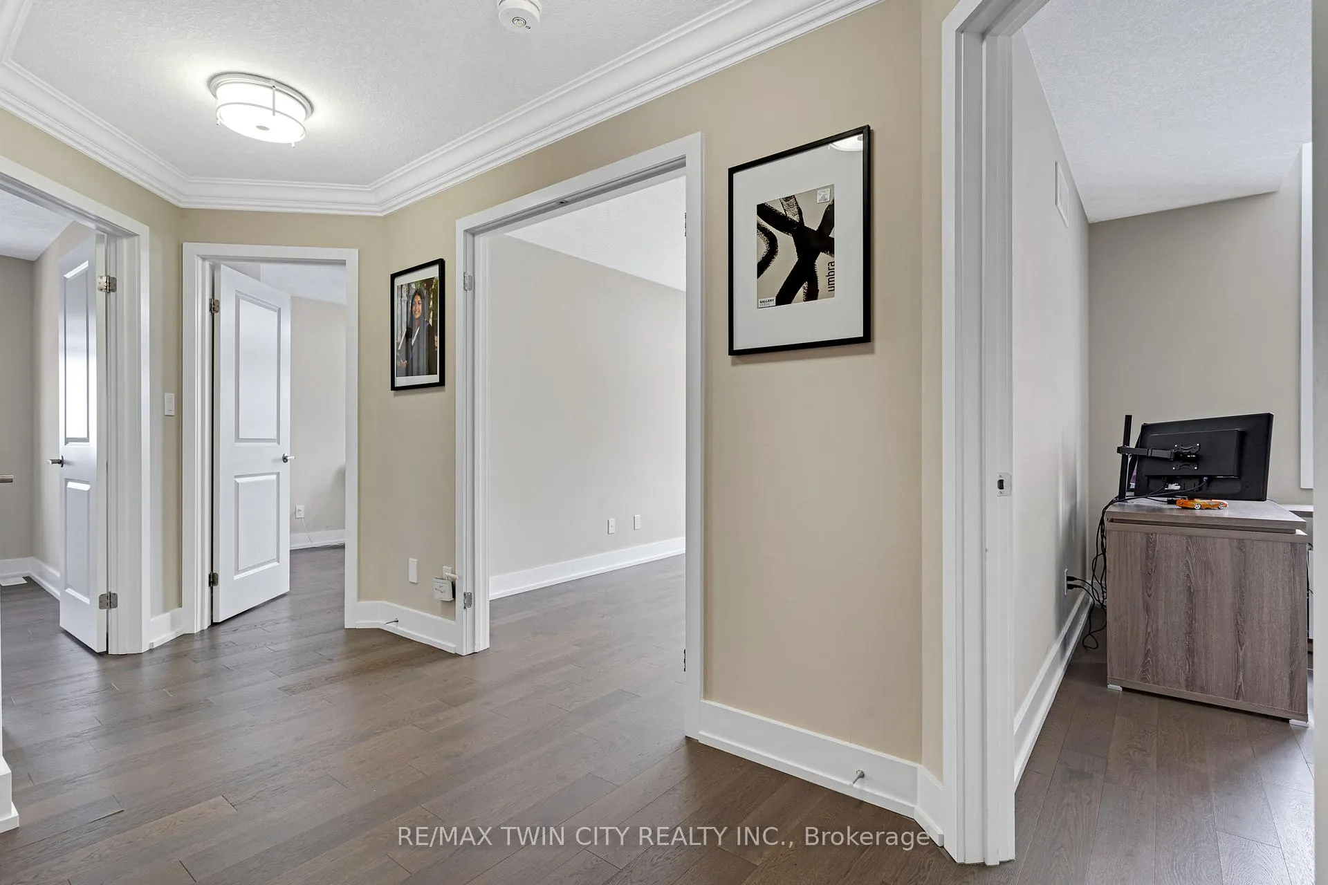 Photo 25 of 900 Pondcliffe Drive, Kitchener — HOMEH