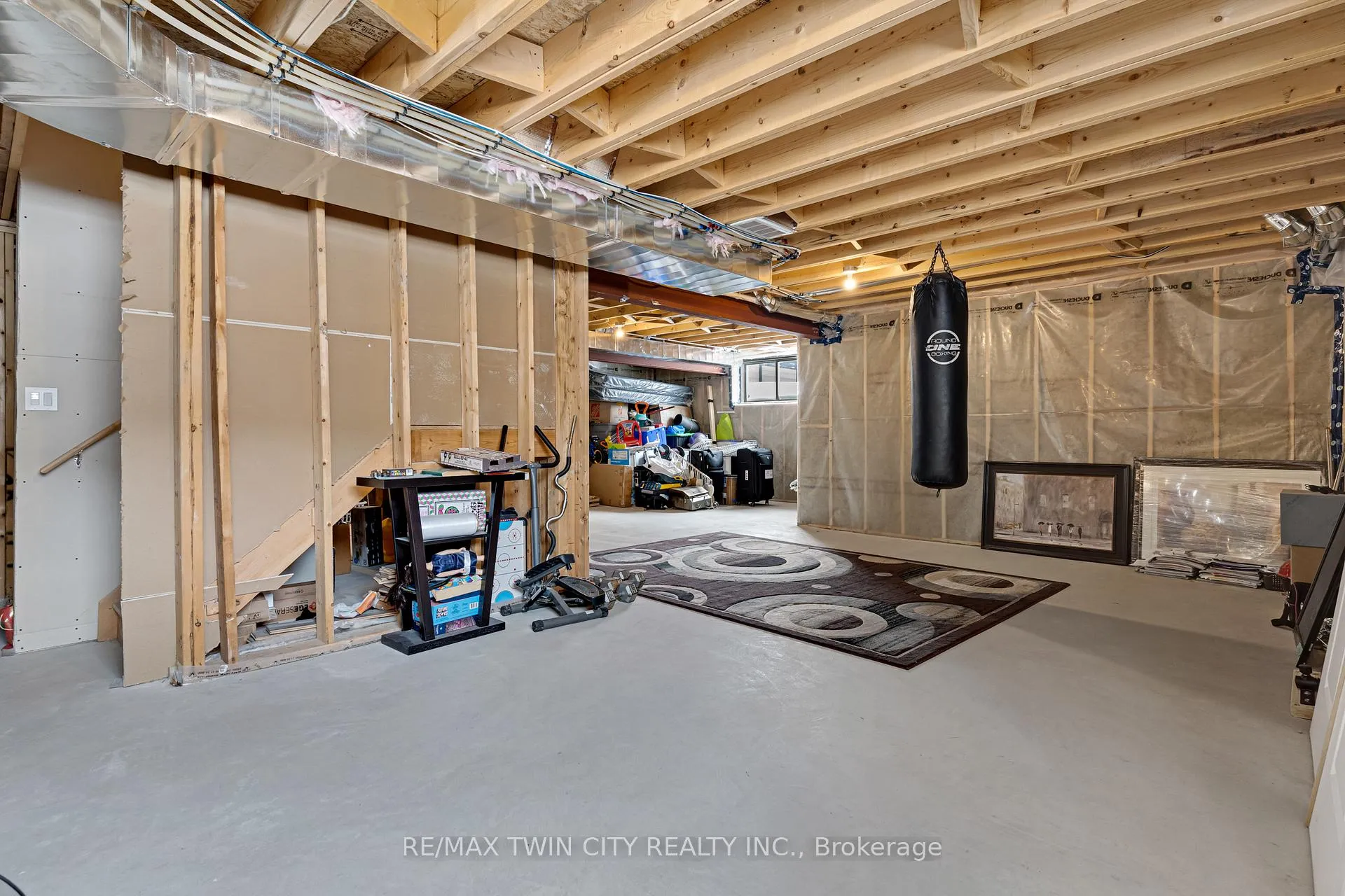 Photo 38 of 900 Pondcliffe Drive, Kitchener — HOMEH
