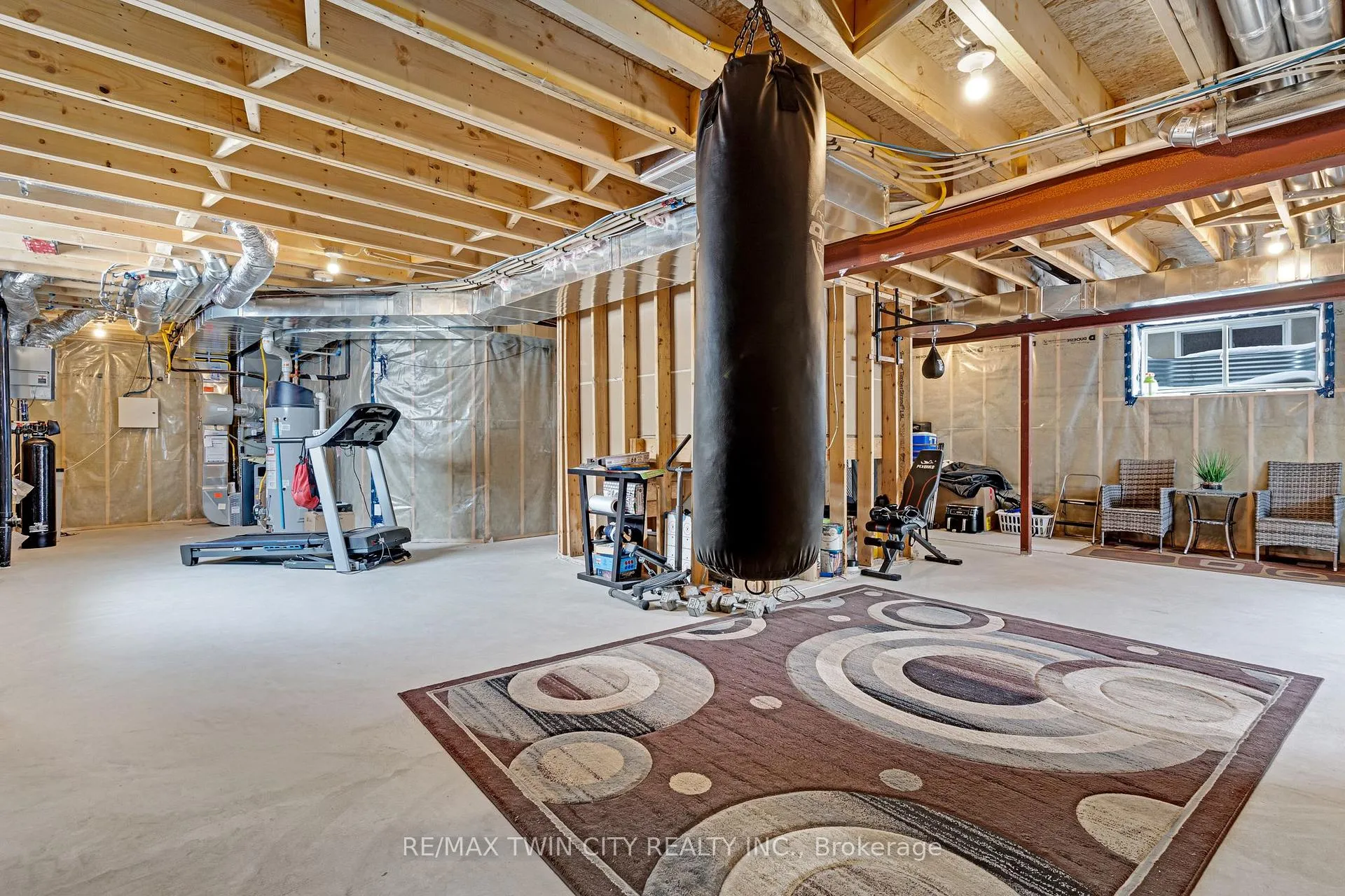Photo 40 of 900 Pondcliffe Drive, Kitchener — HOMEH