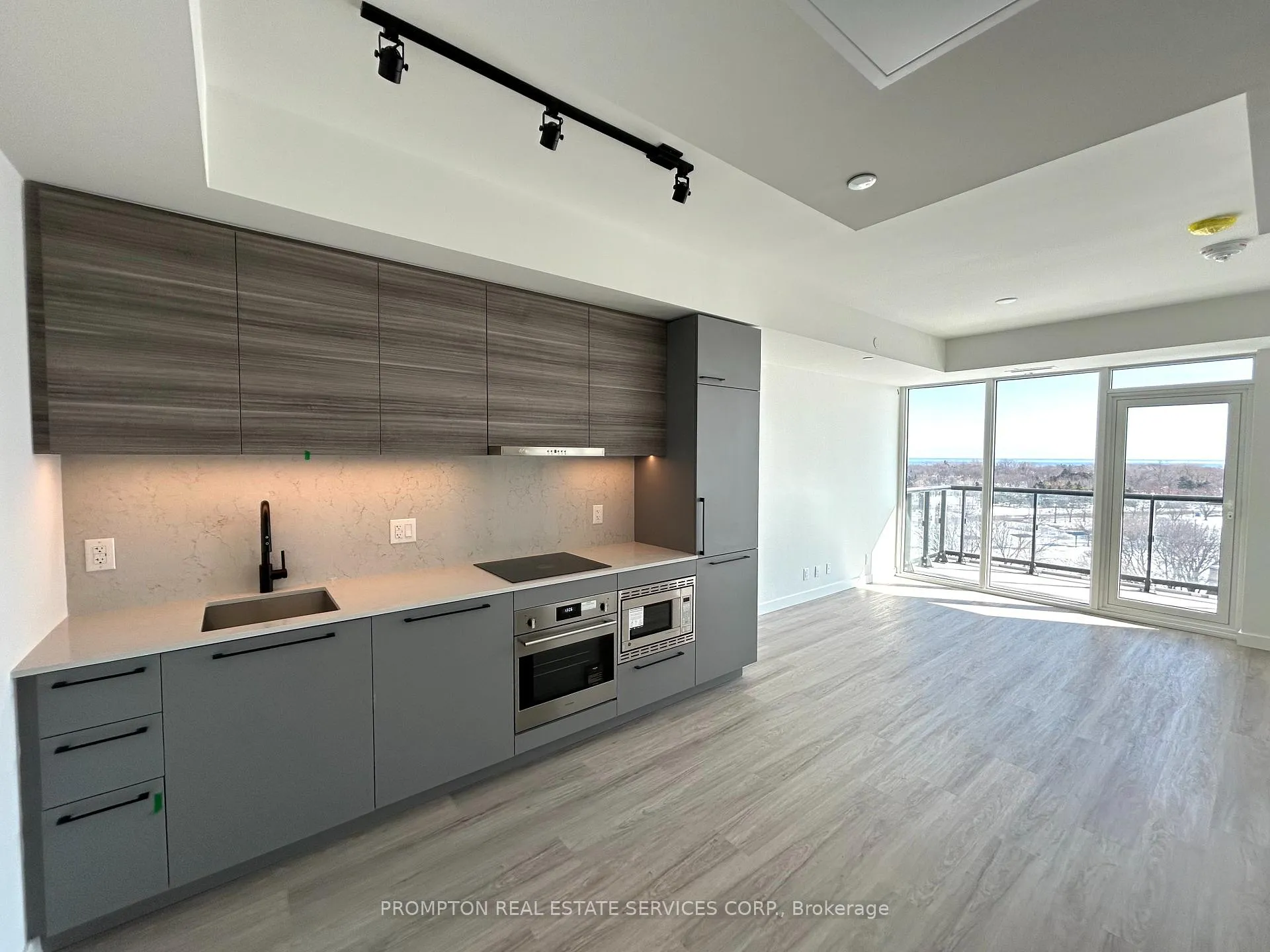 Photo 3 of Unit 908, 1050 Eastern Avenue, Toronto, The Beaches — HOMEH