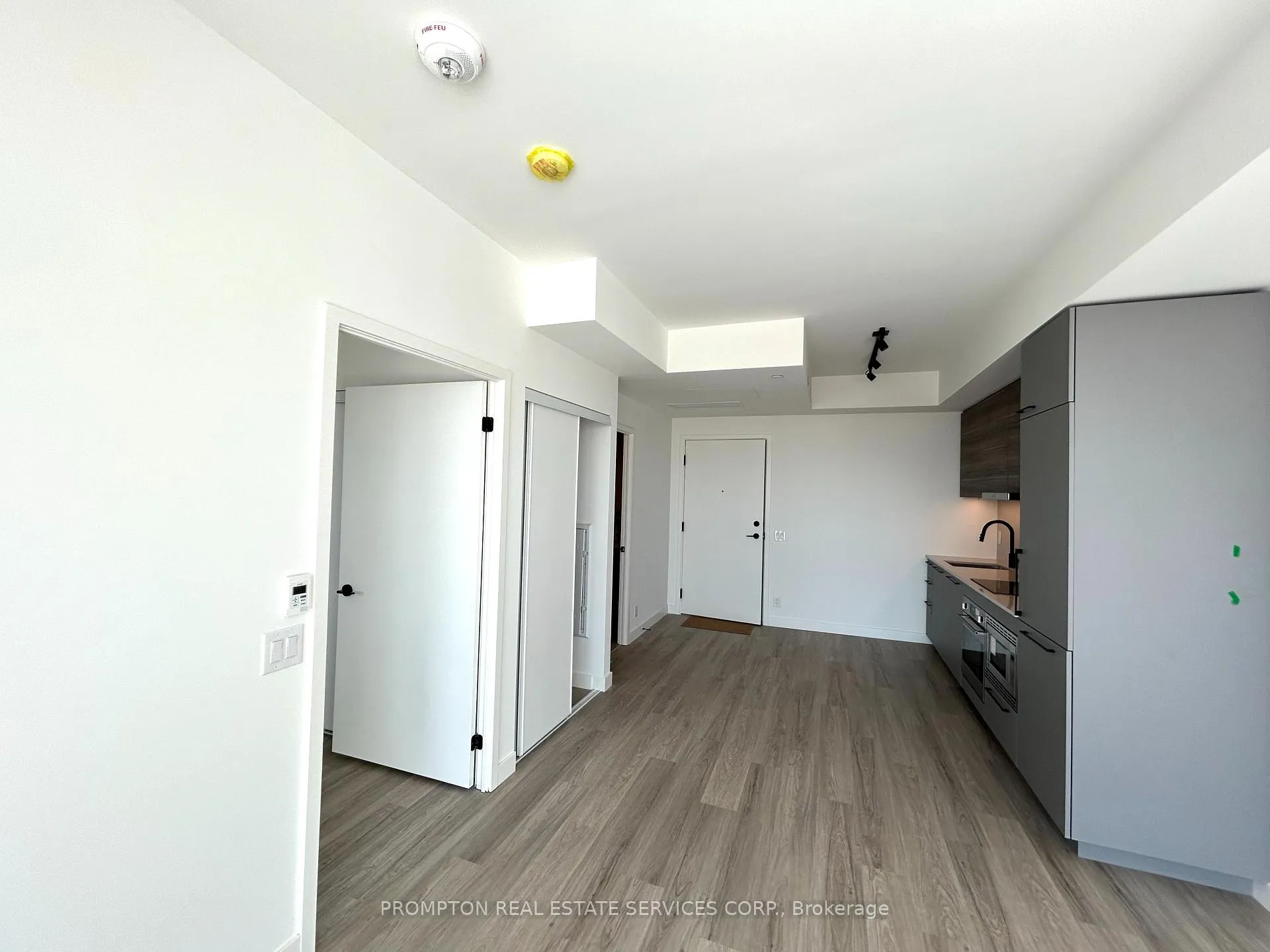 Photo 4 of Unit 908, 1050 Eastern Avenue, Toronto, The Beaches — HOMEH