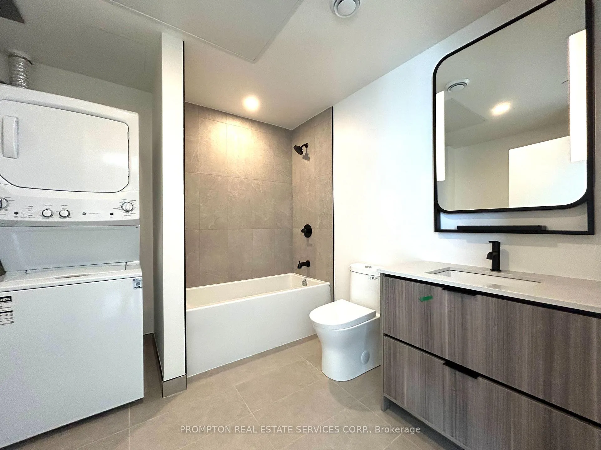 Photo 7 of Unit 908, 1050 Eastern Avenue, Toronto, The Beaches — HOMEH