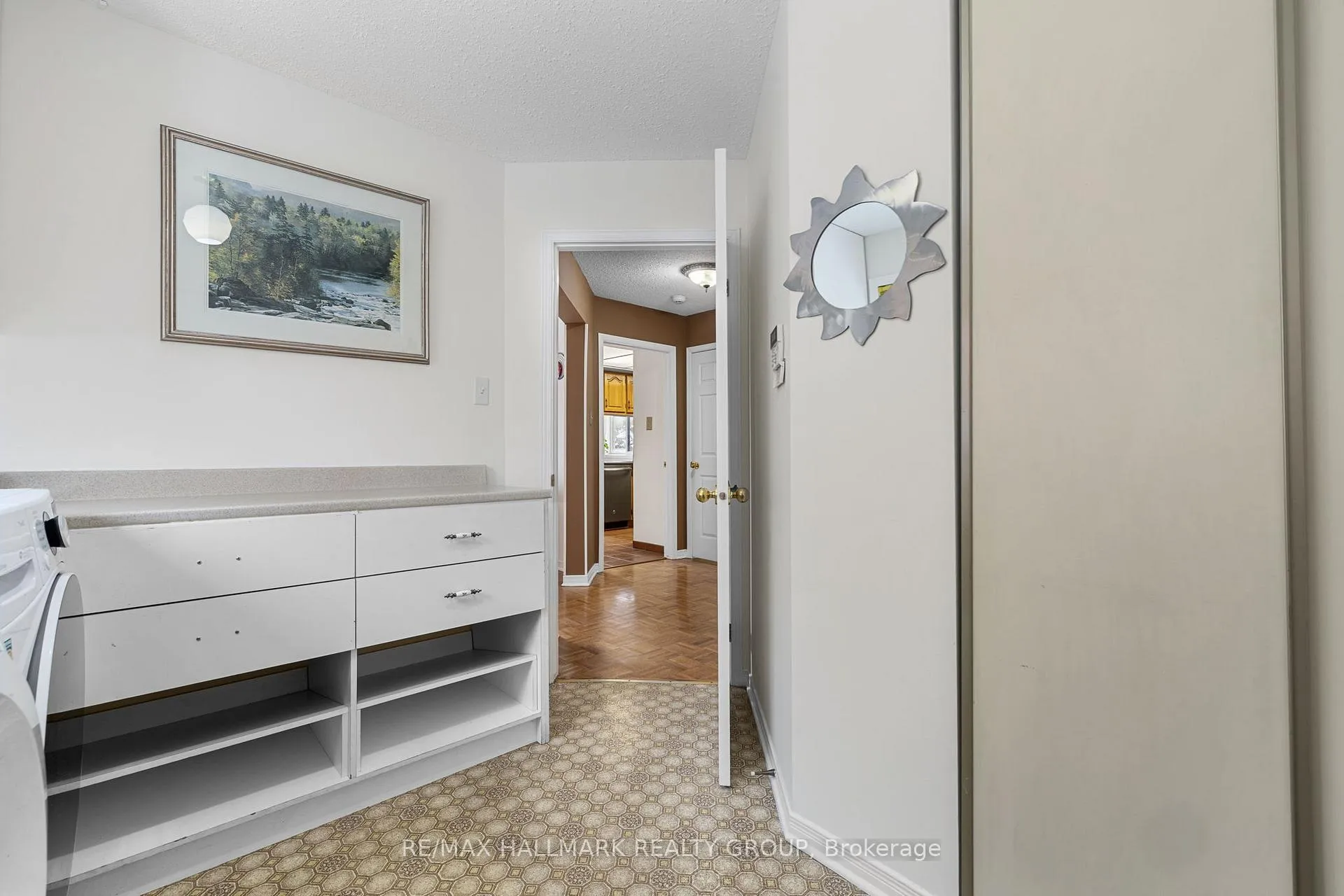 Photo 16 of 944 Greenbriar Avenue, Ottawa, Carleton Heights — HOMEH