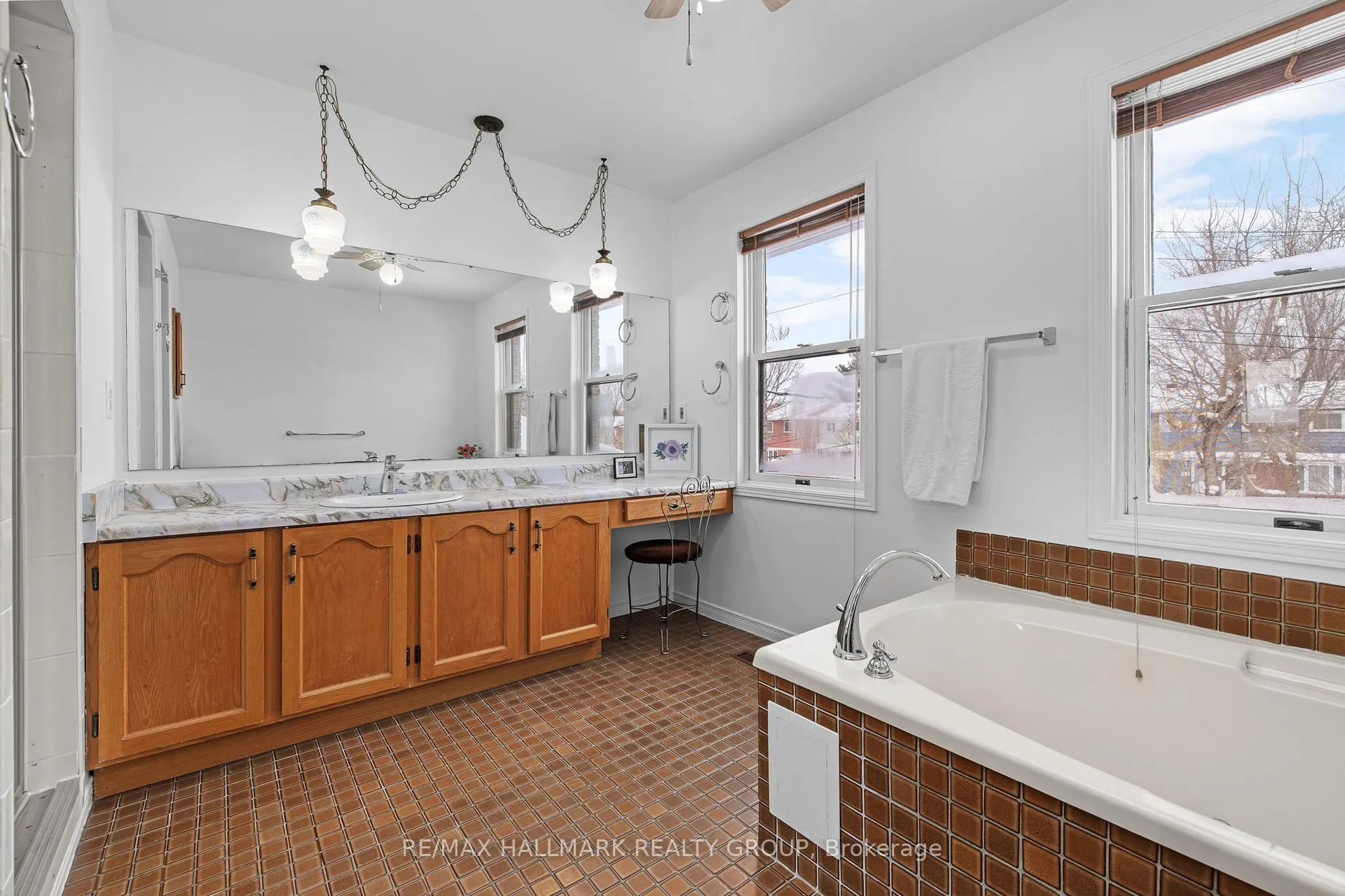 Photo 21 of 944 Greenbriar Avenue, Ottawa, Carleton Heights — HOMEH