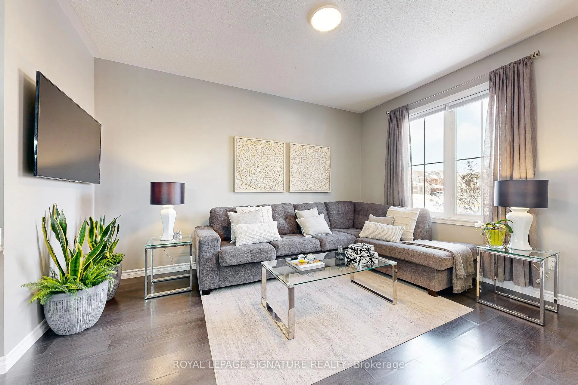 Photo 3 of 9 Ted Miller Crescent, Clarington, Bowmanville — HOMEH