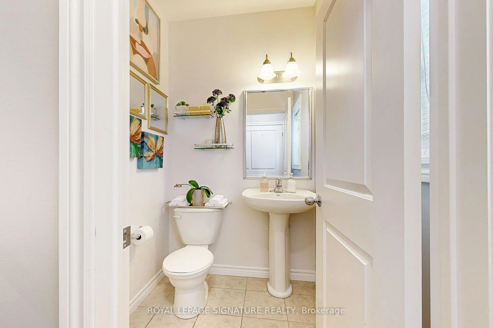 Photo 11 of 9 Ted Miller Crescent, Clarington, Bowmanville — HOMEH