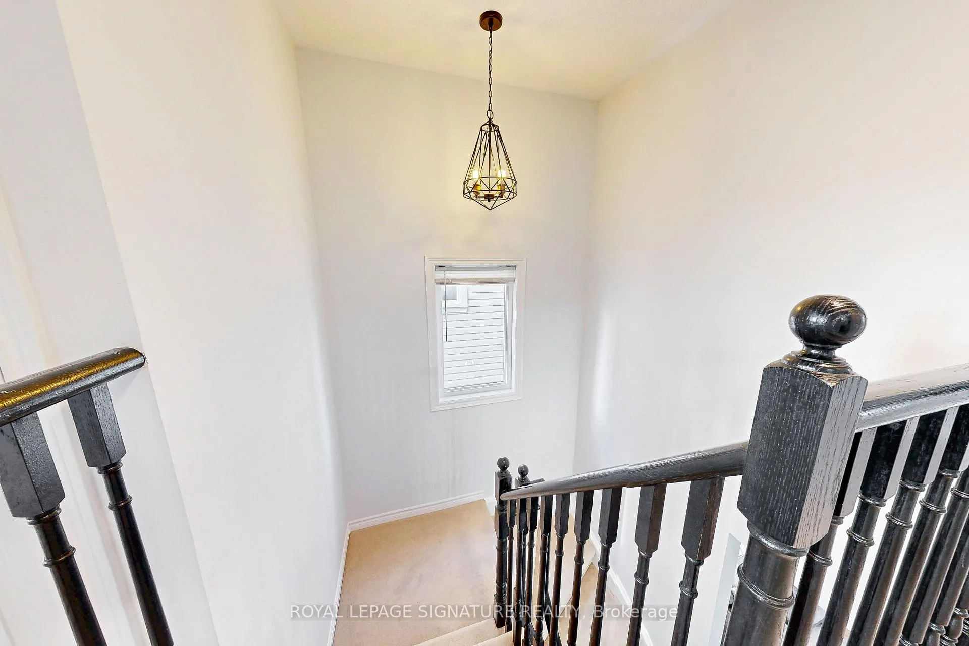 Photo 12 of 9 Ted Miller Crescent, Clarington, Bowmanville — HOMEH