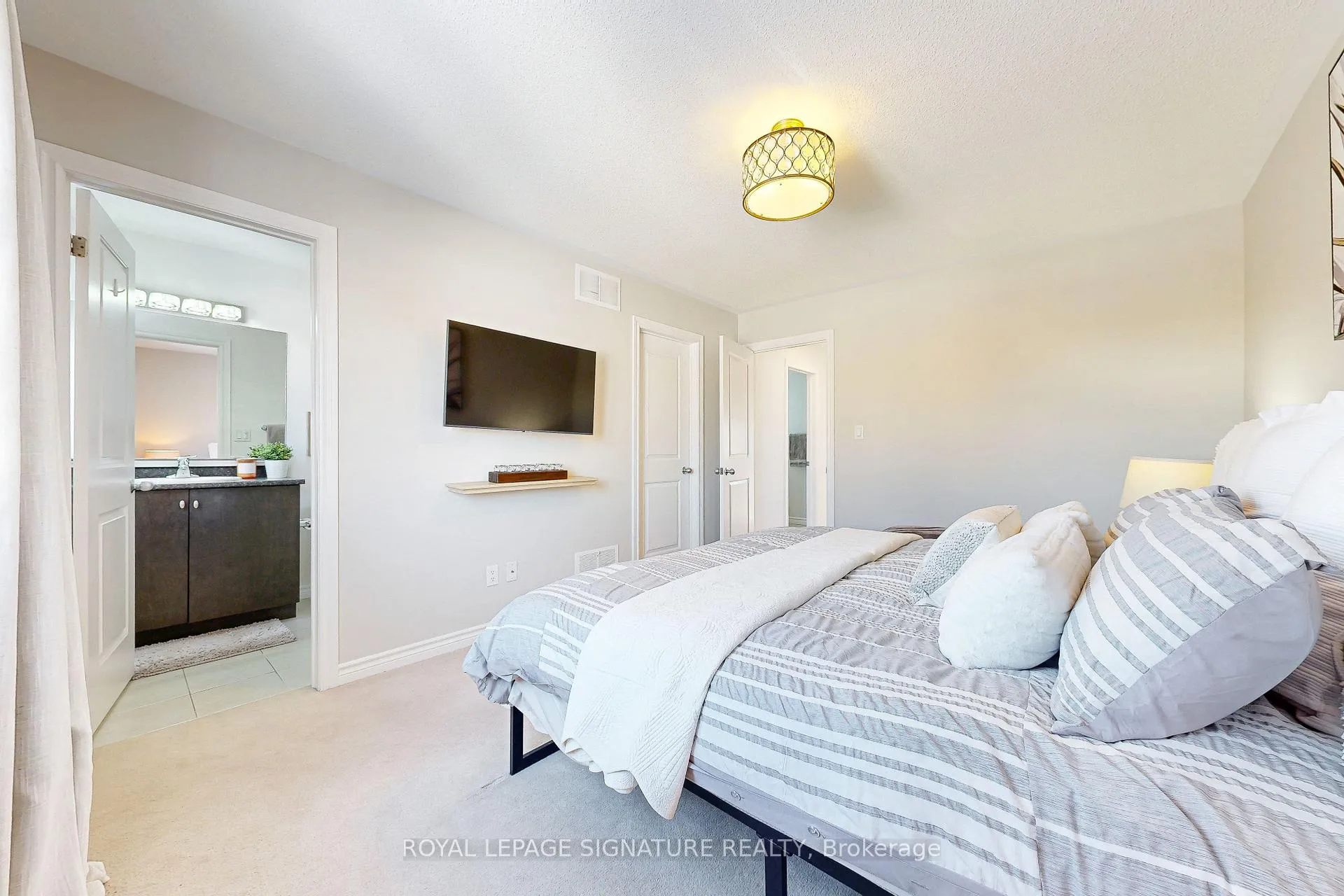 Photo 16 of 9 Ted Miller Crescent, Clarington, Bowmanville — HOMEH