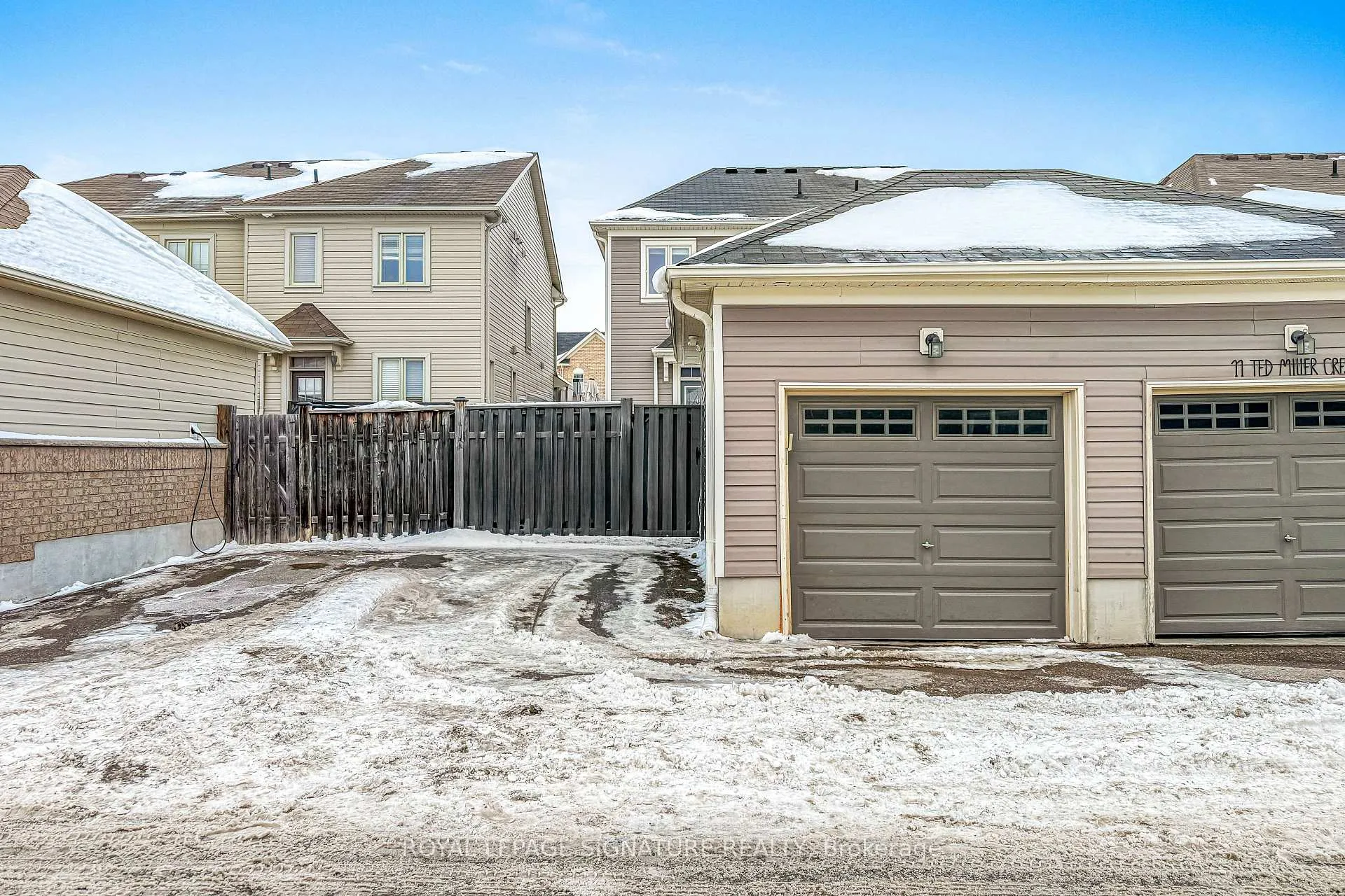Photo 25 of 9 Ted Miller Crescent, Clarington, Bowmanville — HOMEH