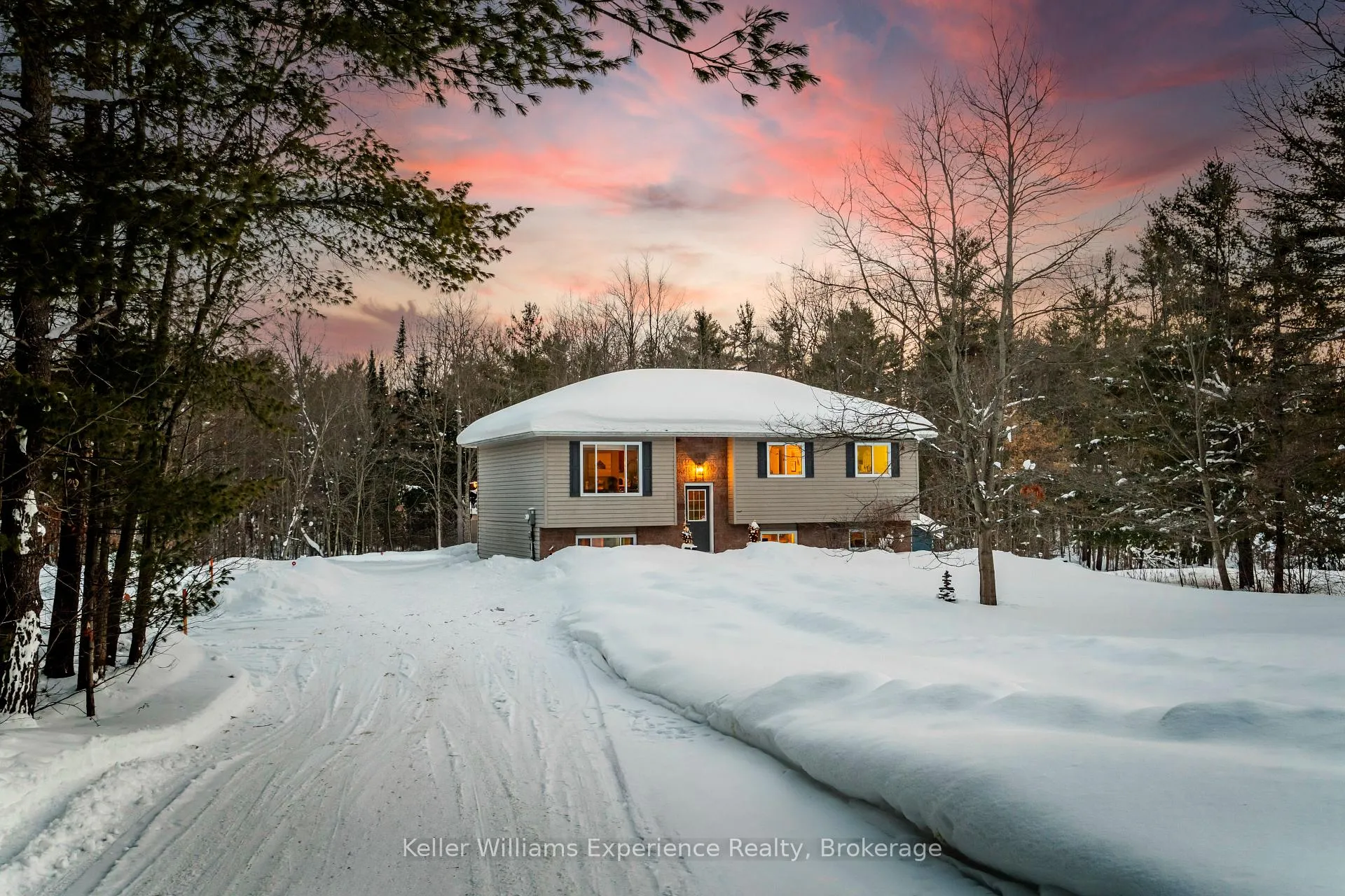 Photo 2 of 2891 Brady Drive, Severn, Washago — HOMEH