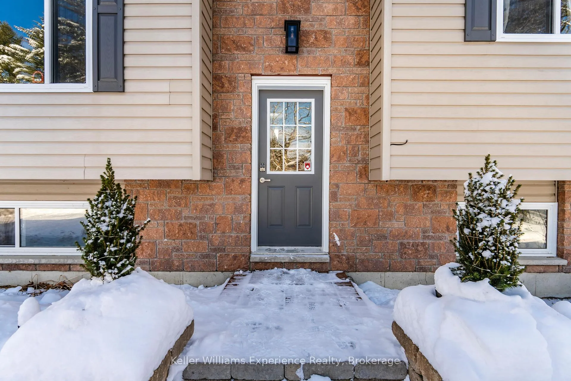 Photo 4 of 2891 Brady Drive, Severn, Washago — HOMEH