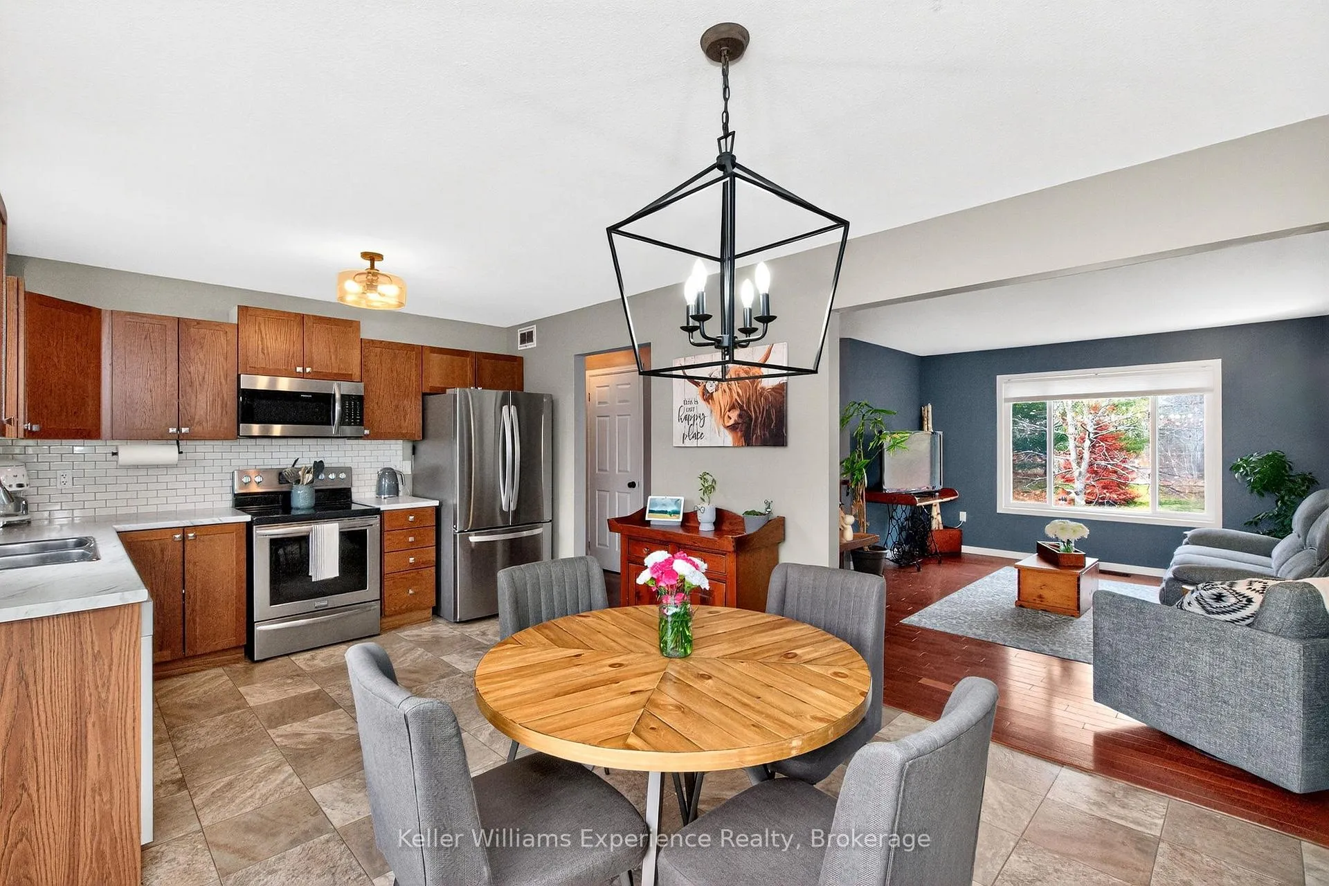 Photo 11 of 2891 Brady Drive, Severn, Washago — HOMEH