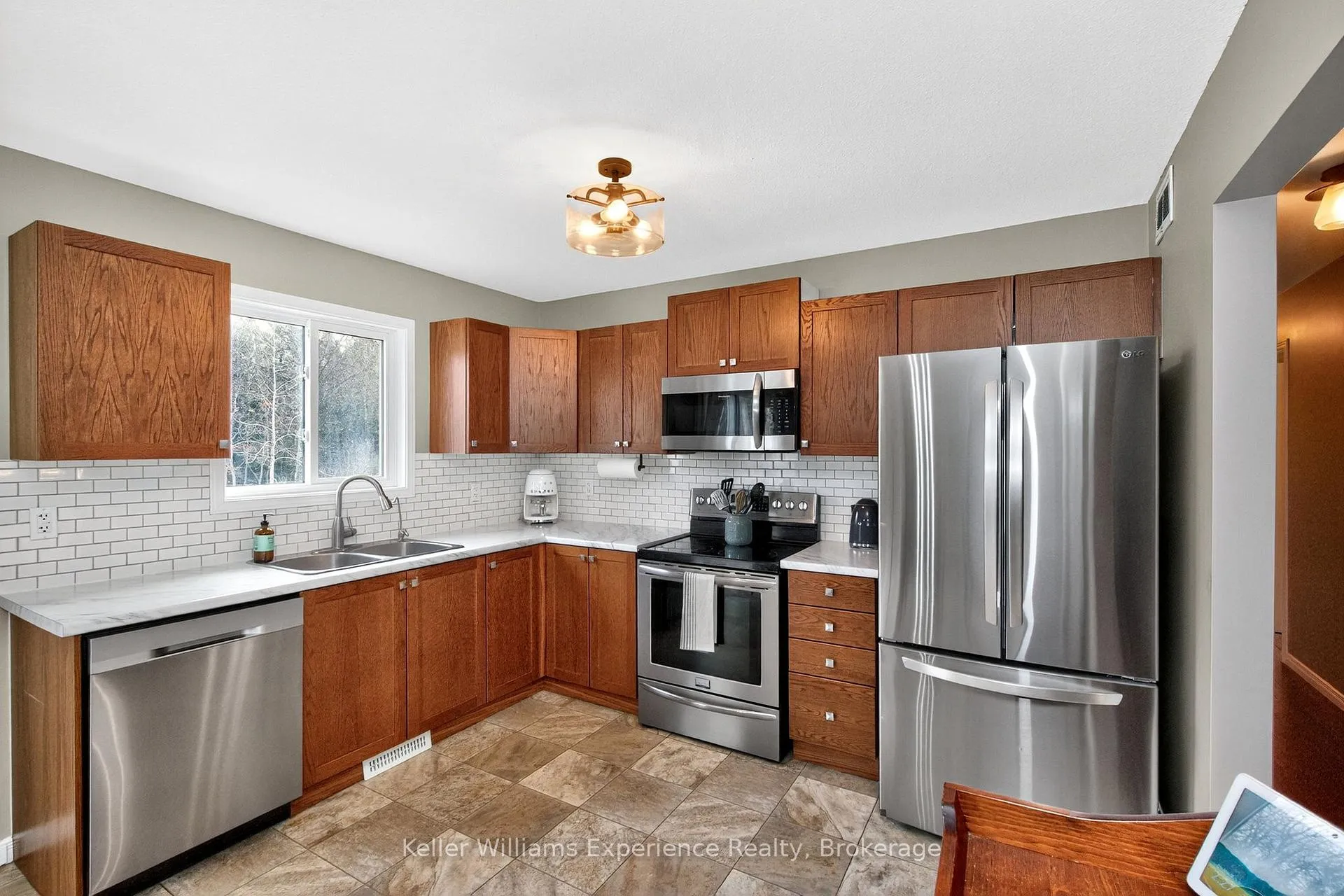 Photo 12 of 2891 Brady Drive, Severn, Washago — HOMEH