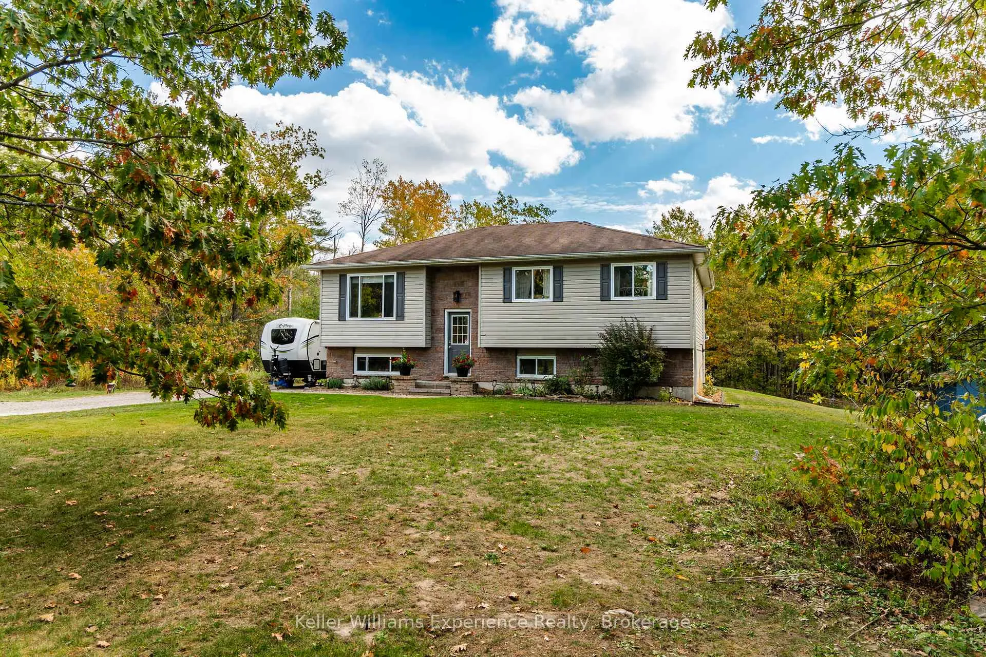Photo 32 of 2891 Brady Drive, Severn, Washago — HOMEH