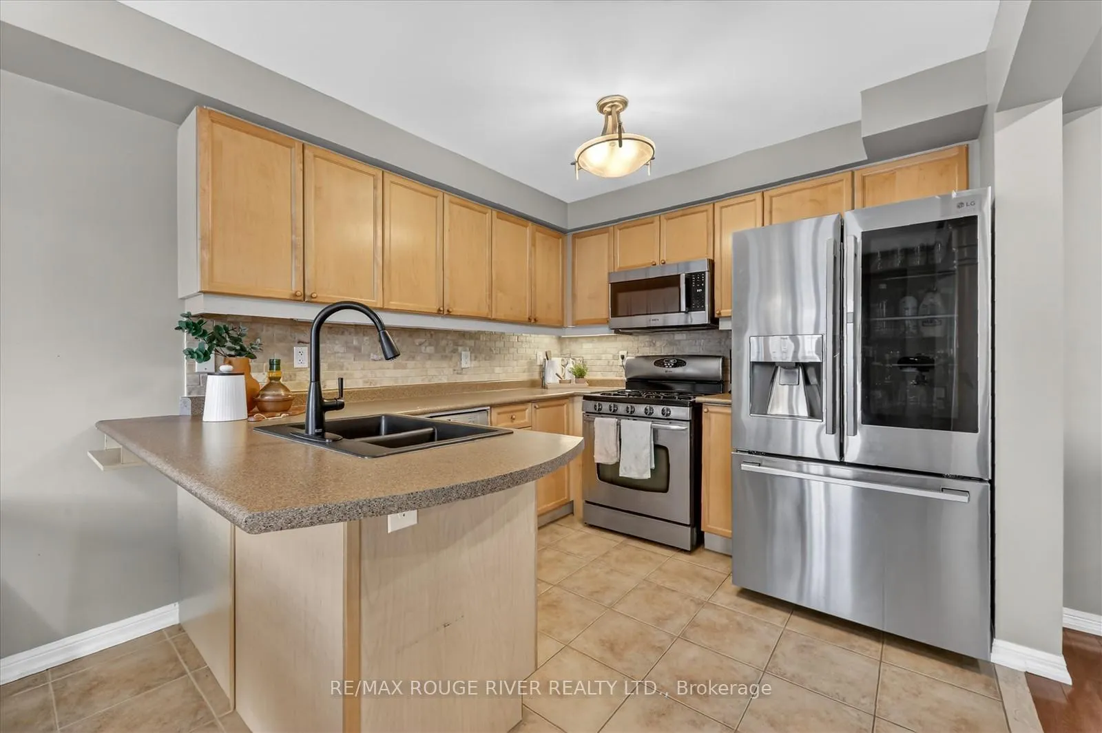 Photo 34 of 89 Kirkland Place, Whitby, Williamsburg — HOMEH