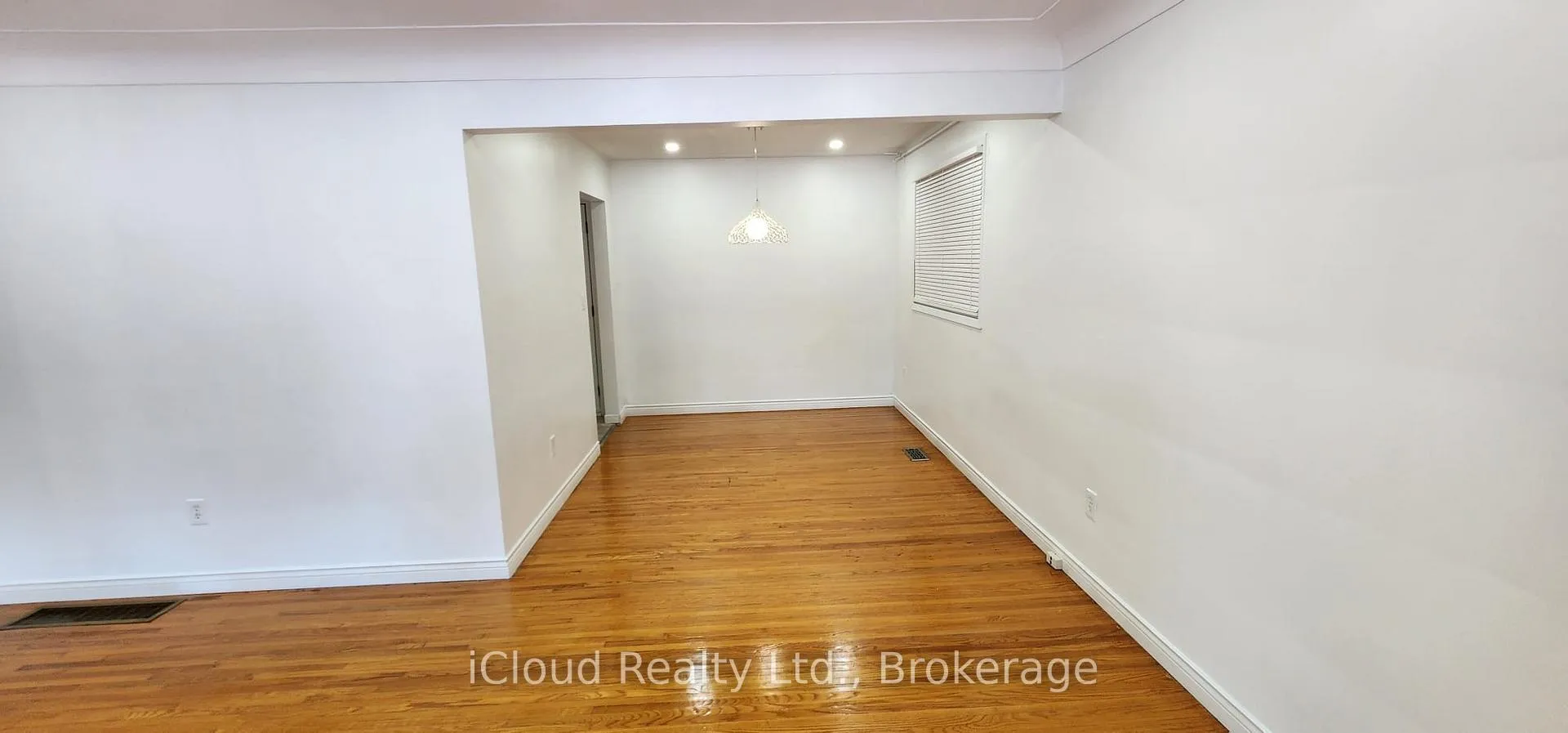 Photo 4 of 131 Victor Boulevard, Hamilton, Greeningdon — HOMEH