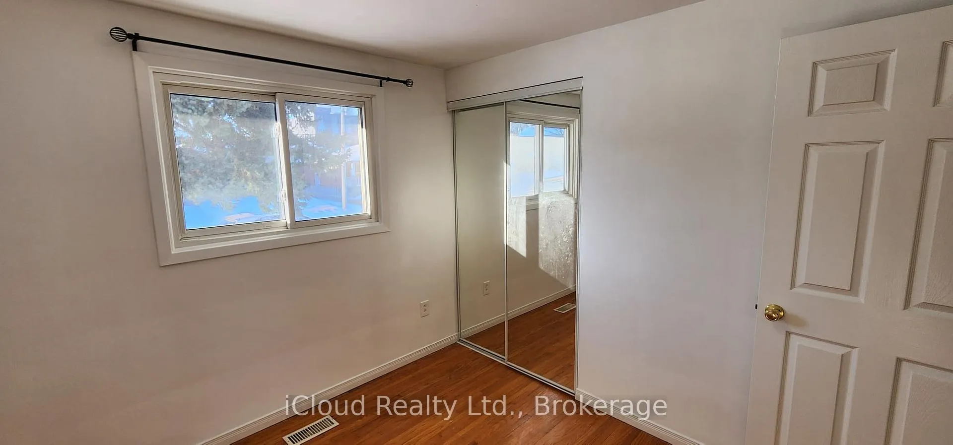 Photo 12 of 131 Victor Boulevard, Hamilton, Greeningdon — HOMEH