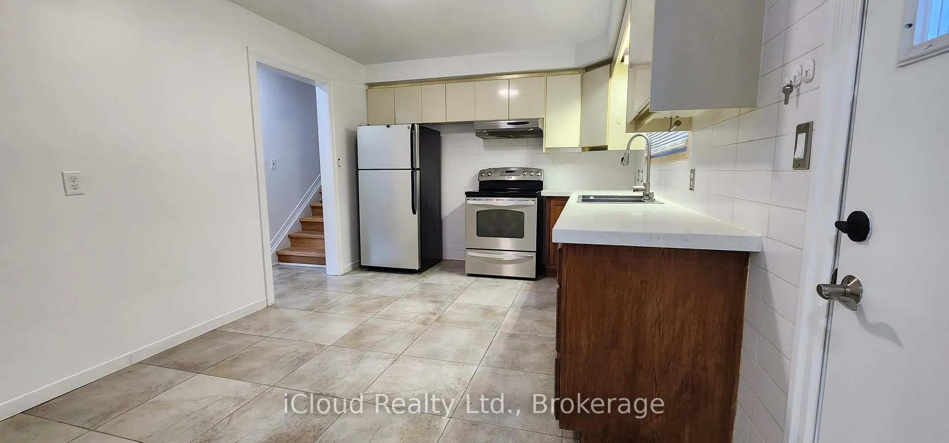 Photo 17 of 131 Victor Boulevard, Hamilton, Greeningdon — HOMEH