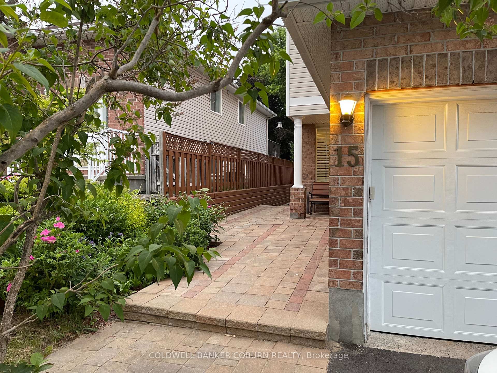 Photo 2 of 15 Oriska Way, Ottawa, Barrhaven - Longfields — HOMEH