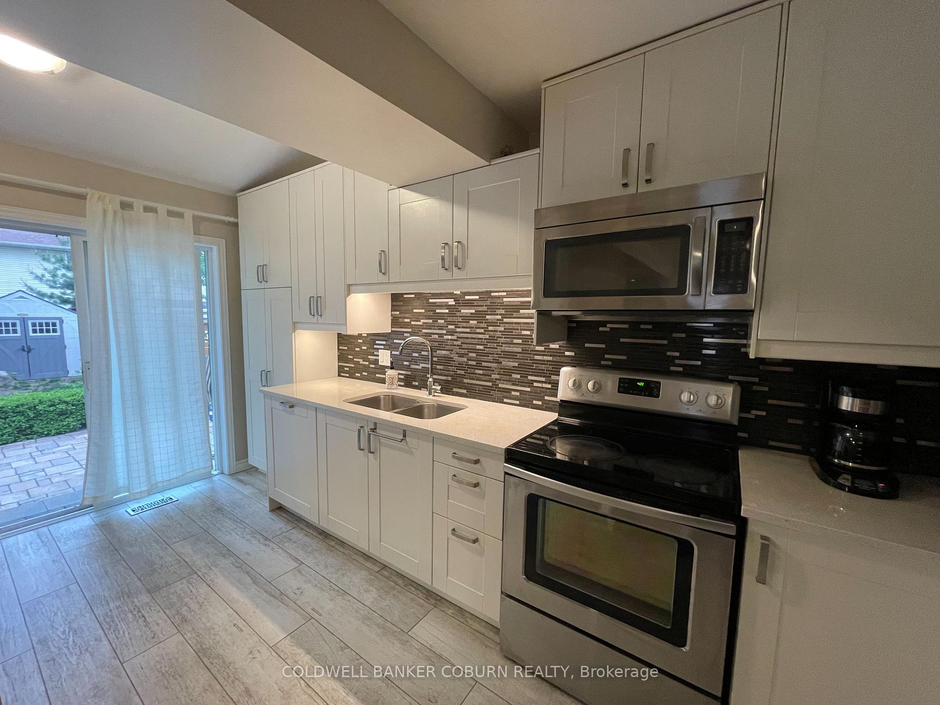 Photo 9 of 15 Oriska Way, Ottawa, Barrhaven - Longfields — HOMEH