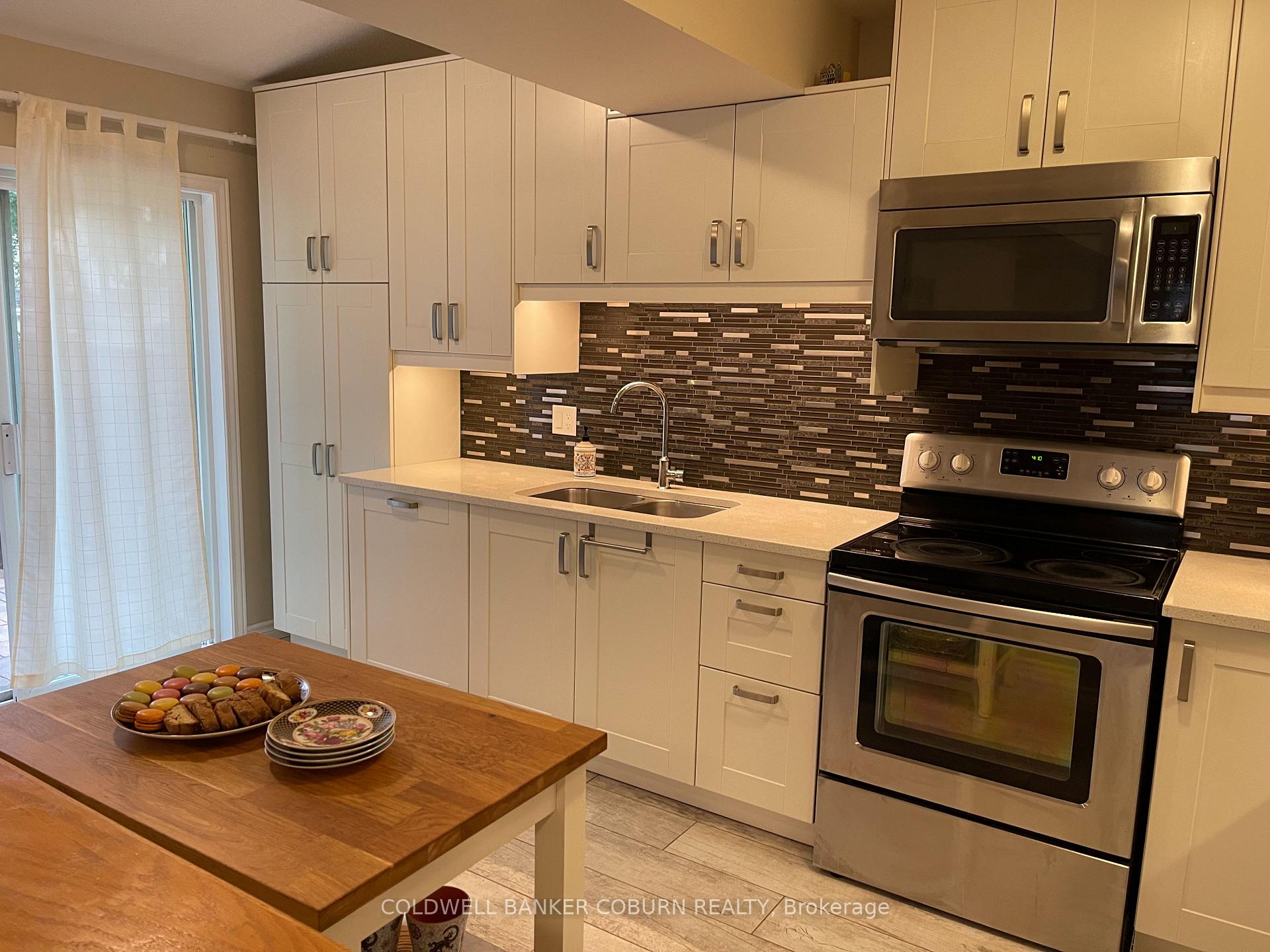 Photo 10 of 15 Oriska Way, Ottawa, Barrhaven - Longfields — HOMEH