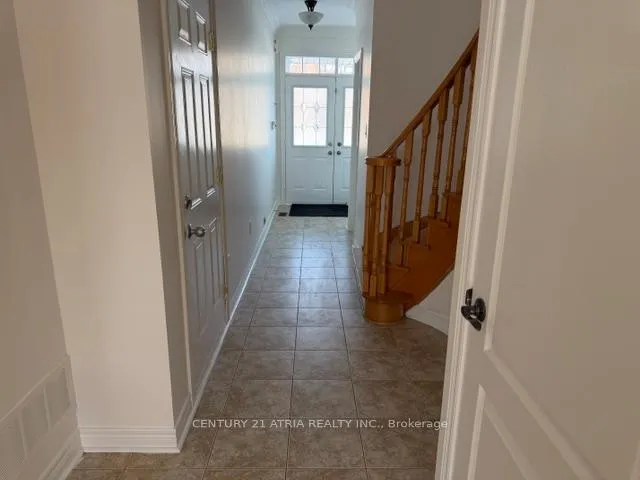 Photo 5 of 52 Arco Circle, Vaughan, Maple — HOMEH