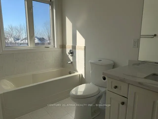 Photo 7 of 52 Arco Circle, Vaughan, Maple — HOMEH