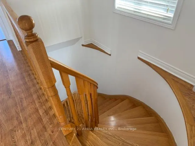 Photo 11 of 52 Arco Circle, Vaughan, Maple — HOMEH