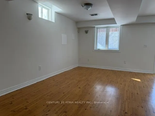 Photo 12 of 52 Arco Circle, Vaughan, Maple — HOMEH