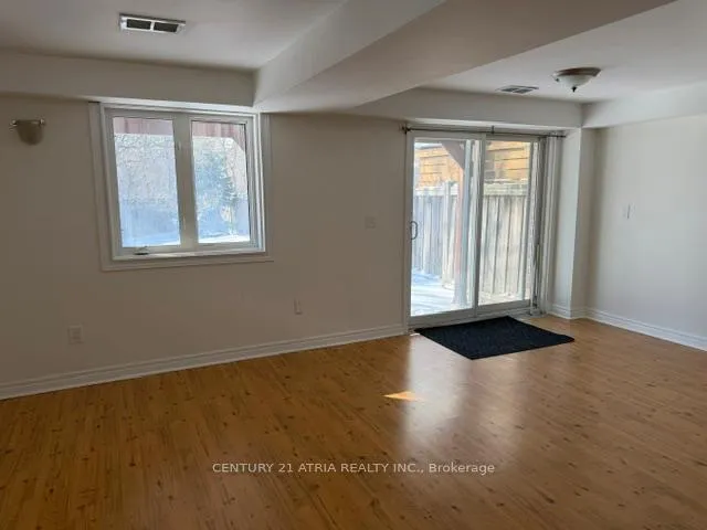 Photo 13 of 52 Arco Circle, Vaughan, Maple — HOMEH