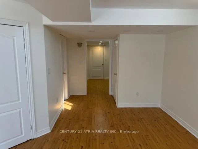 Photo 17 of 52 Arco Circle, Vaughan, Maple — HOMEH