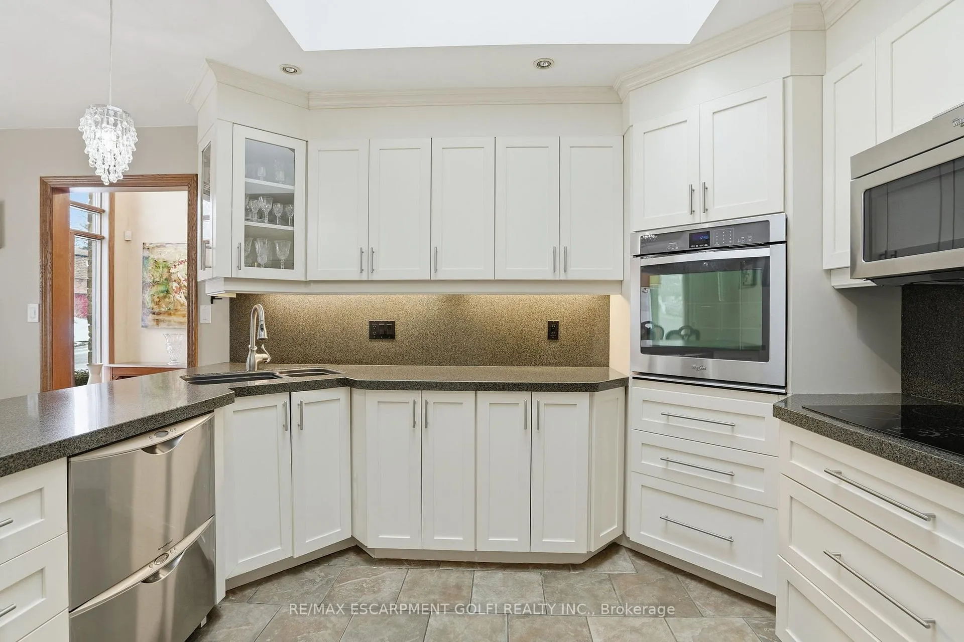 Photo 5 of 9 Lamb Court, Haldimand — HOMEH